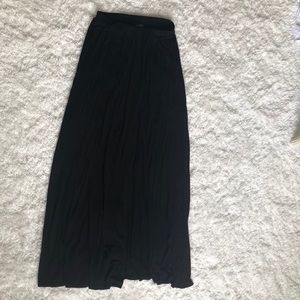 Bebe Maxi skirt
